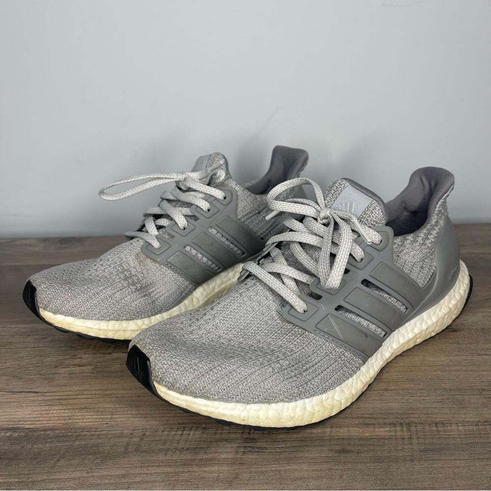 Women’s gray Adidas Ultra Boost sneakers tennis shoes size 8.5